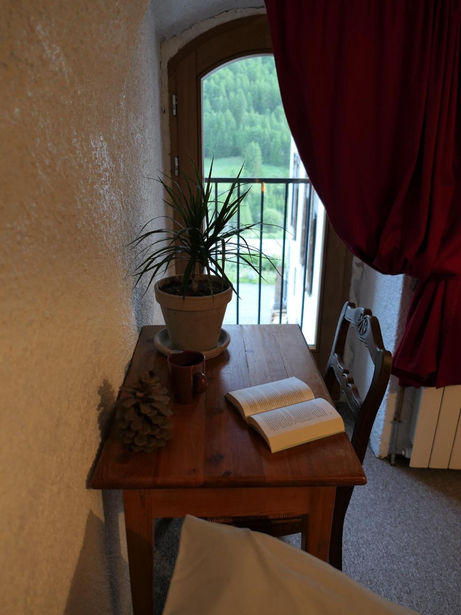 Auberge Les 1000 Cols, Anciennement Val D Azur Molines-en-Queyras Quarto foto
